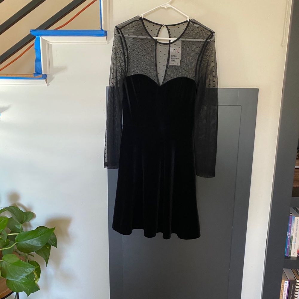 H&M holiday velvet dress